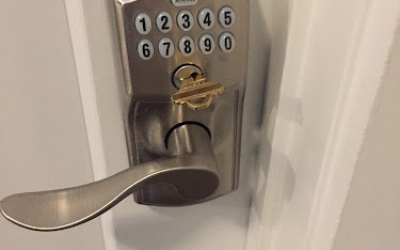 CROWN LOCKSMITH