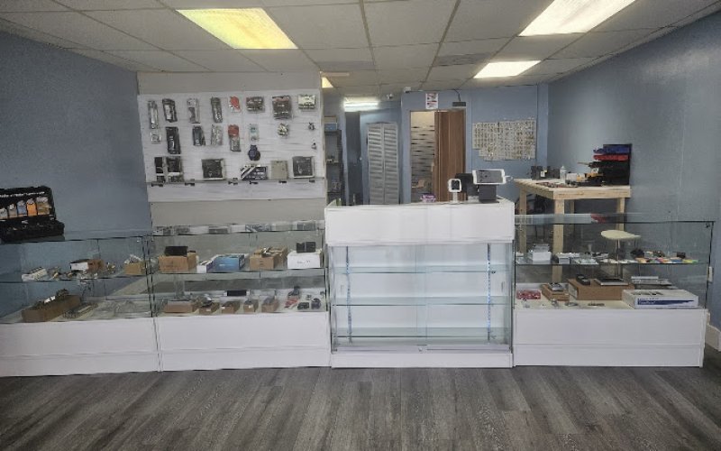 Leon's locksmith LLC