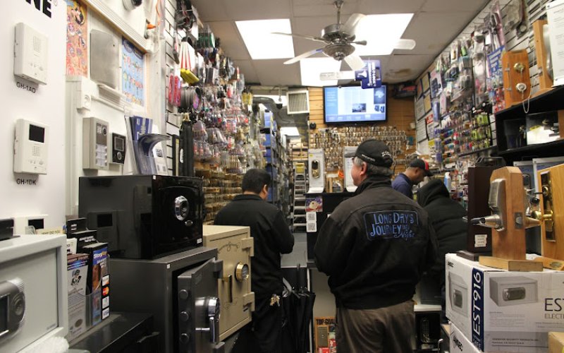 SOS Locksmith — Locksmith in New York