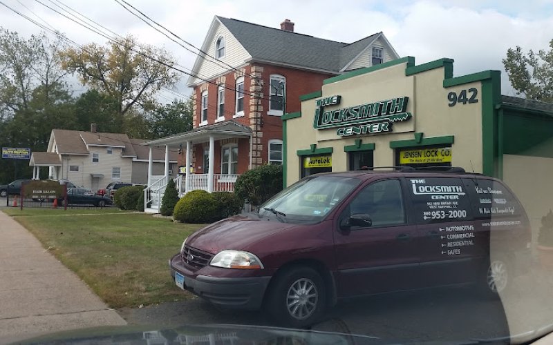 Locksmith Center LLC